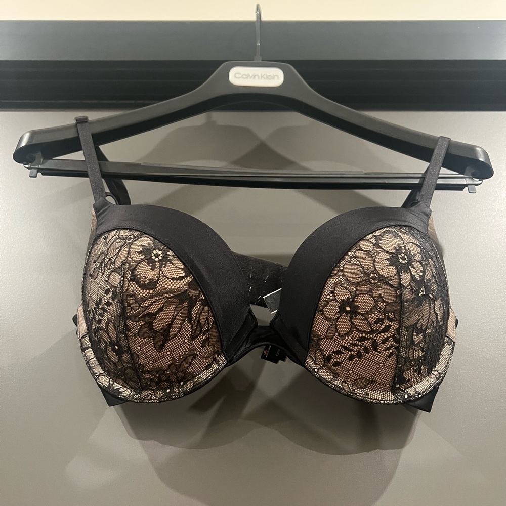Victoria’s Secret Very Sexy Push Up Bra ~ Black Lace